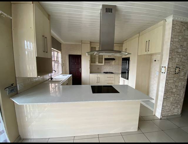 3 BEDROOM FREEHOLD RENTED IN BOKSBURG SOUTH